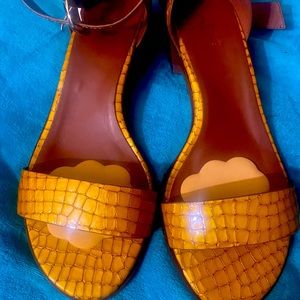 Brand new ankle closure sandal comfortable heel